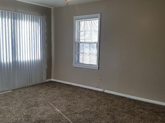3rd image of 650 Montrose St