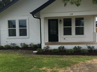 119 S 15th St, Nederland, TX 77627