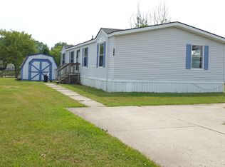 15810 Beech Daly Rd TRLR 304, Taylor, MI 48180