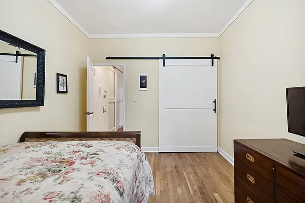 Sold by Compass | media 6