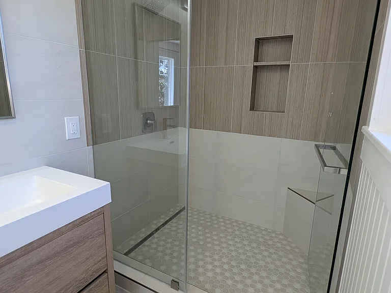 Primary shower
