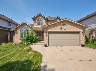 15 Creanona Blvd, Hamilton, ON L8E 5G2