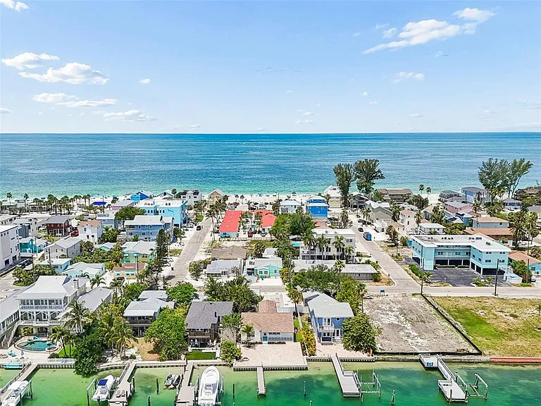 8125 Bayshore Dr — Photo 8