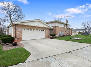 167 Kingston Pl, Chicago Heights, IL 60411