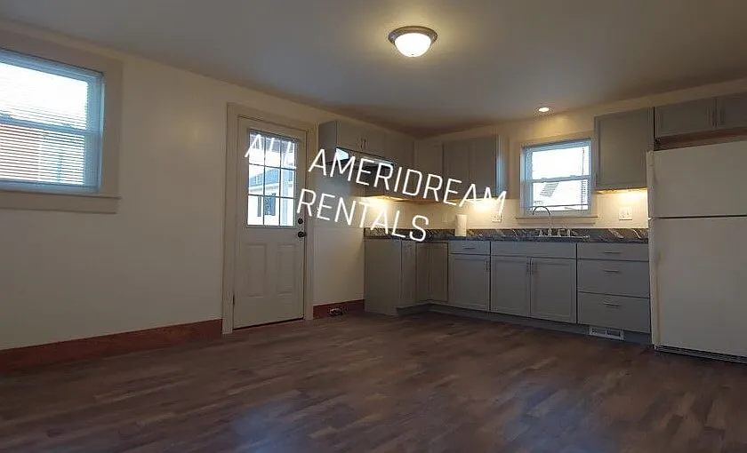 14 Maple Ave — Photo 2