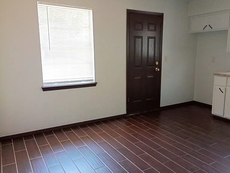 306 W Michael Dr — Photo 4
