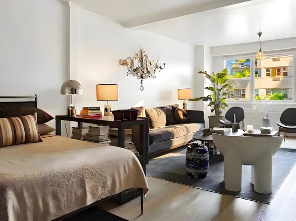 101 West 12th Street image 1 of 12