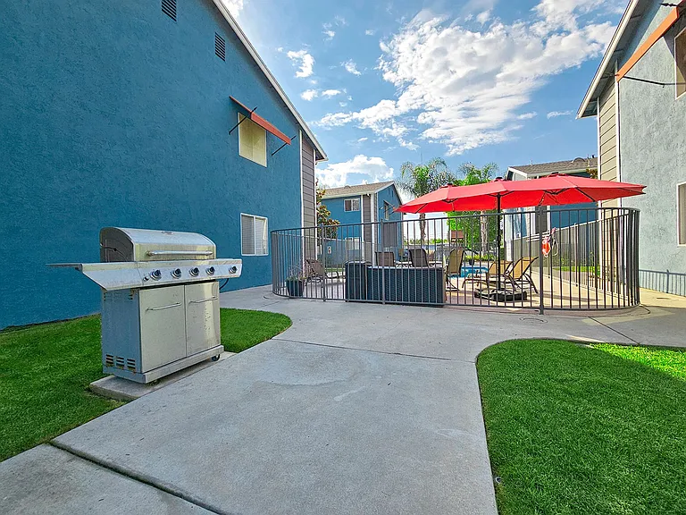 Raymond Ritz Apartments — Photo 14