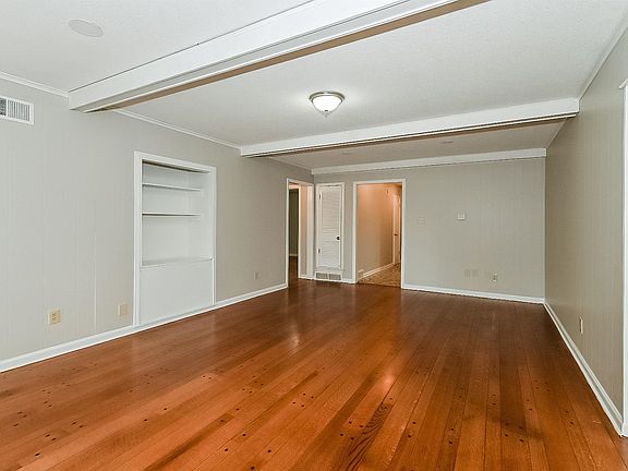 4th image of 5625 Wooddale Ave