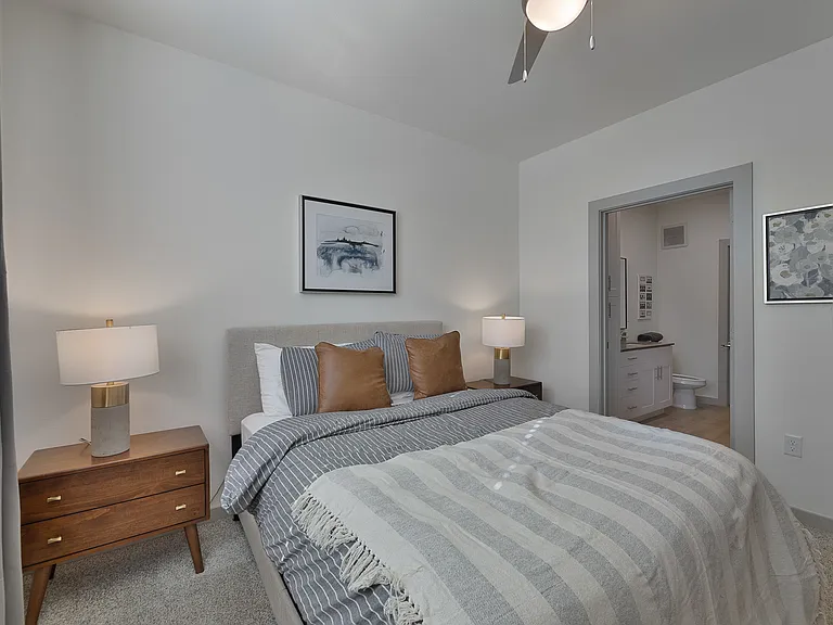 Bluffview Apartments — Photo 22