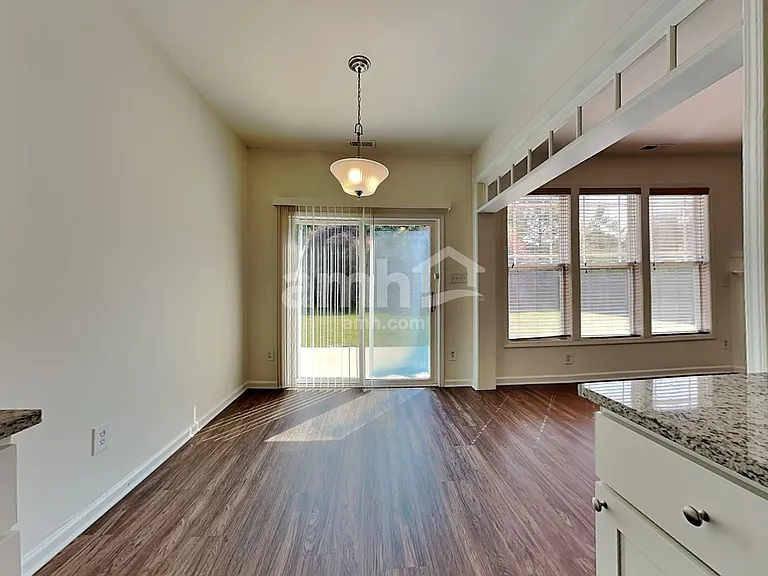 1119 Bridlemine Dr — Photo 5