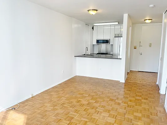 Rented by Battery Park Realty | media 7