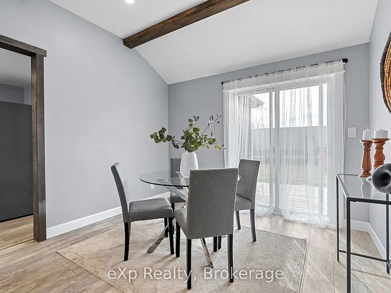 236 Sydenham St — Photo 8