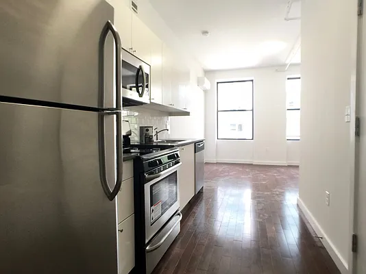 Rented by Glenmark Realty | media 10