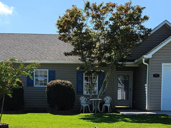 105 Huntmaster Court, Newport, NC 28570