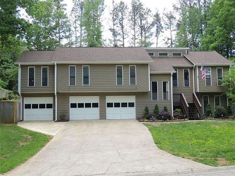 1st image of 330 Sumter Dr