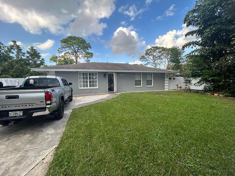 1st image of 4919 Dolphin Drive