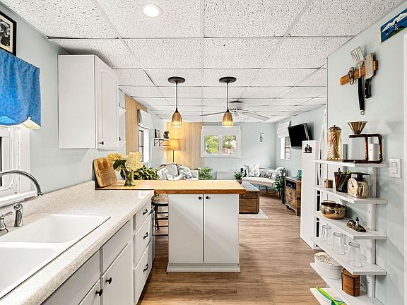 3rd image of 83 Acorn Road