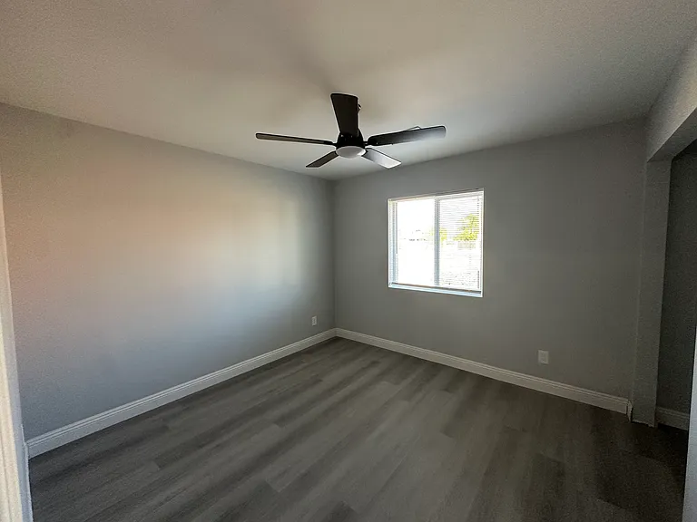 4825 Lincoln Ave — Photo 8