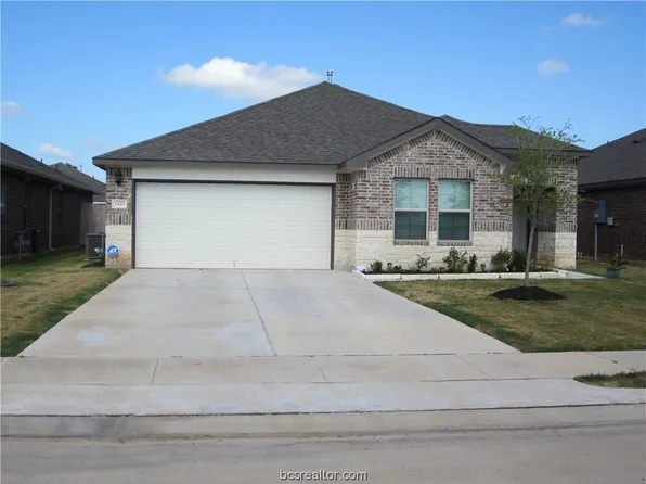 2420 Three Wood Way, Navasota, TX 77868