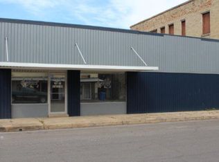 211 W May St, Yoakum, TX 77995