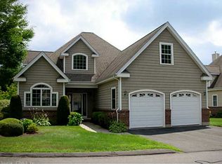 14 Benton Dr, Bloomfield, CT 06002
