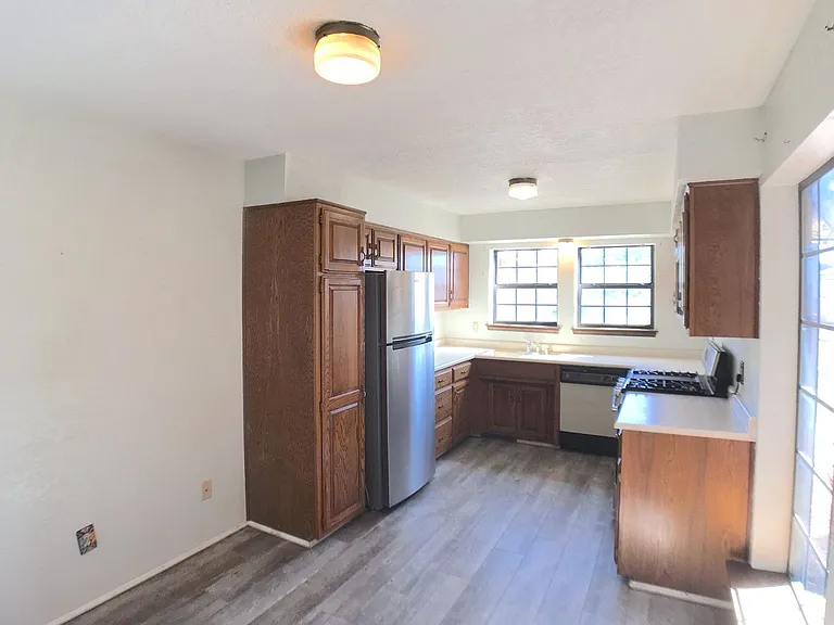 1099 Carmel Rd — Photo 9
