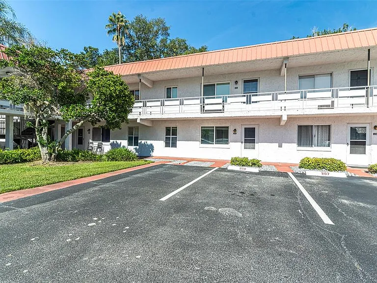1100 Martinique Dr #106 — Photo 24