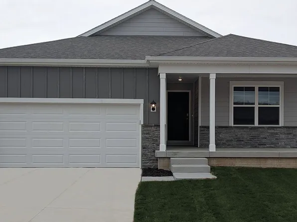 704 Ella Ave, Tiffin, IA 52340