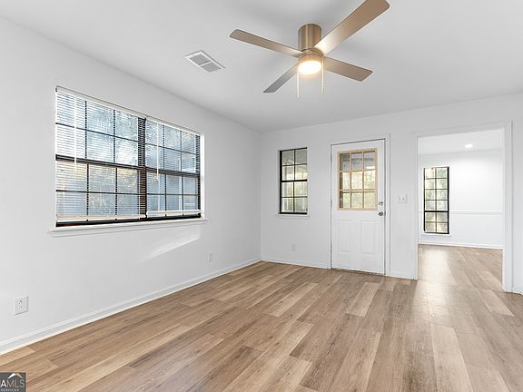 3rd image of 225 Blue Ridge Ln