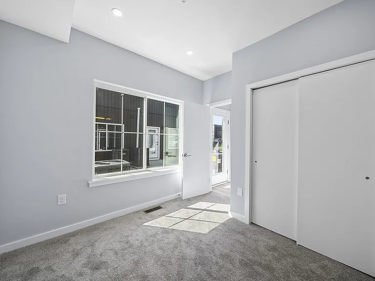 East Tioga Lofts — Photo 32