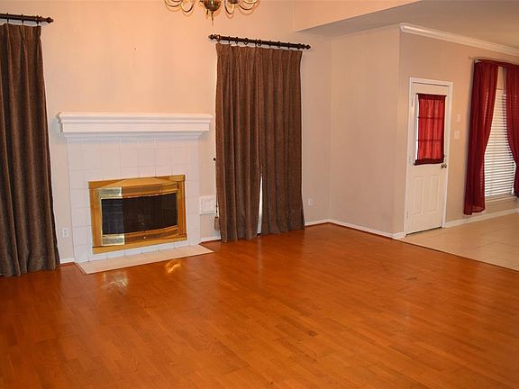 5th image of 4035 Mission Valley Dr