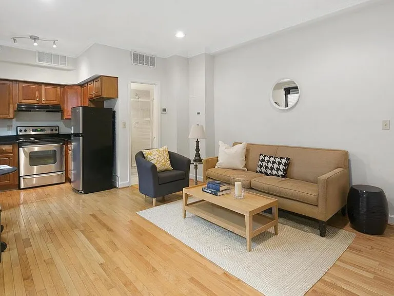 1321 Fairmont St NW #303 — Photo 4