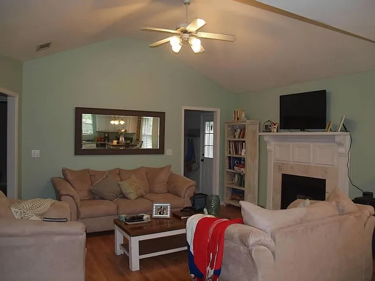 110 Eagle Dr — Photo 4