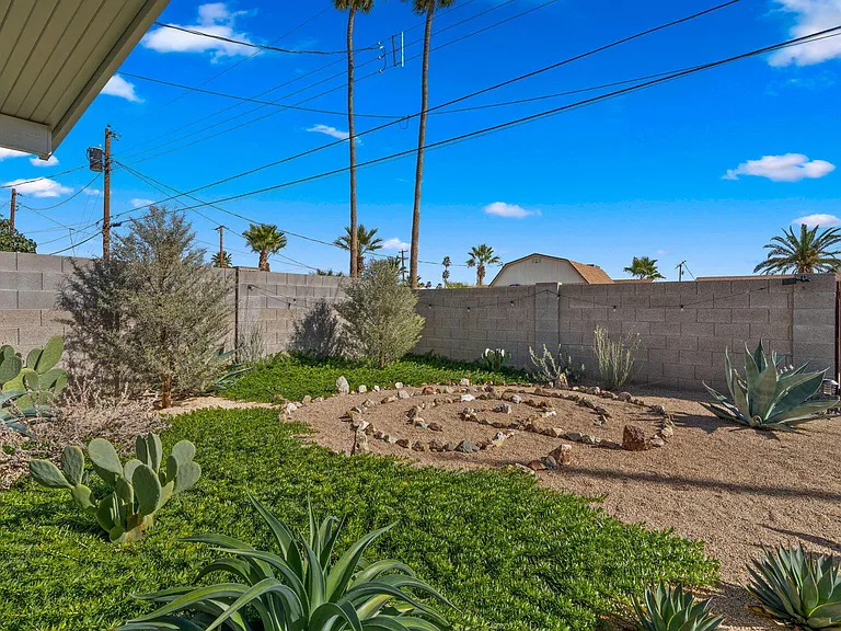 2115 N Normal Ave — Photo 37