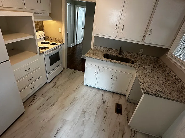144 Pineview Rd — Photo 4