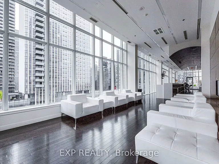21 Nelson St #823 — Photo 5
