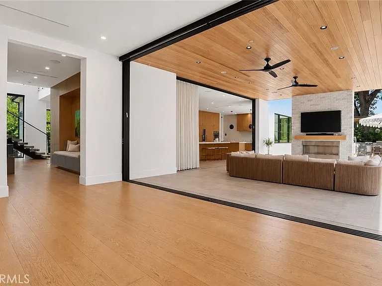 5050 Arundel Dr — Photo 32