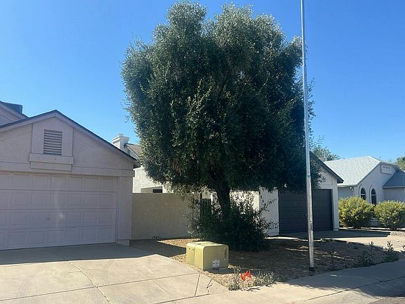 3rd image of 8809 W Athens St