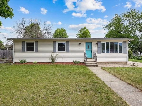113 Walker Dr, Manchester, IA 52057