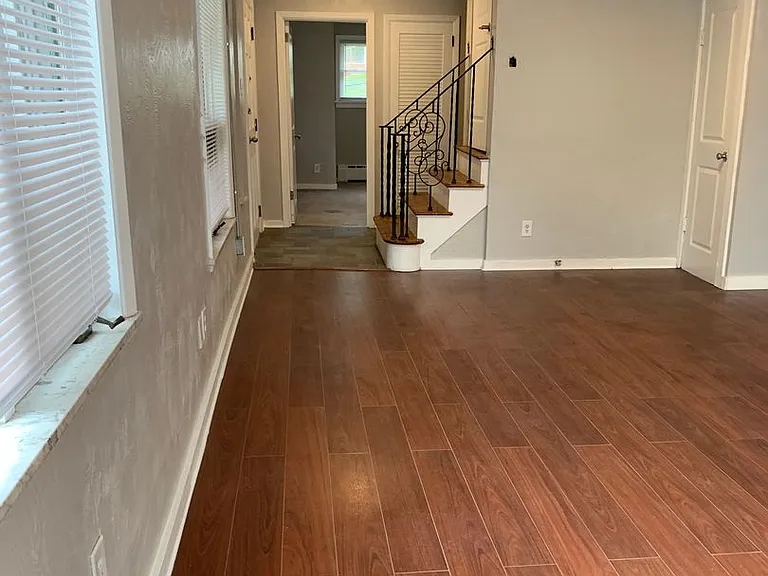410 Marlow St — Photo 2