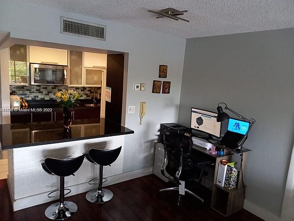 2nd image of 230 Lakeview Dr APT 311