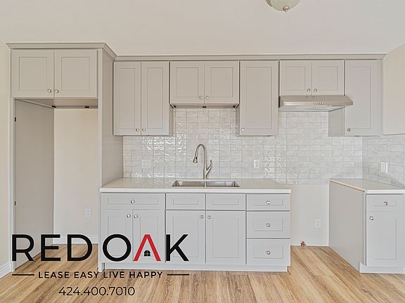 5th image of 400 N Hobart Blvd #304