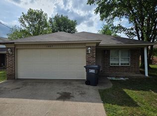 1007 N Parker Rd, Russellville, AR 72801