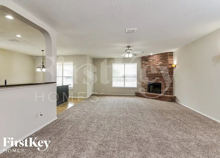 12230 Averhoff — Photo 2