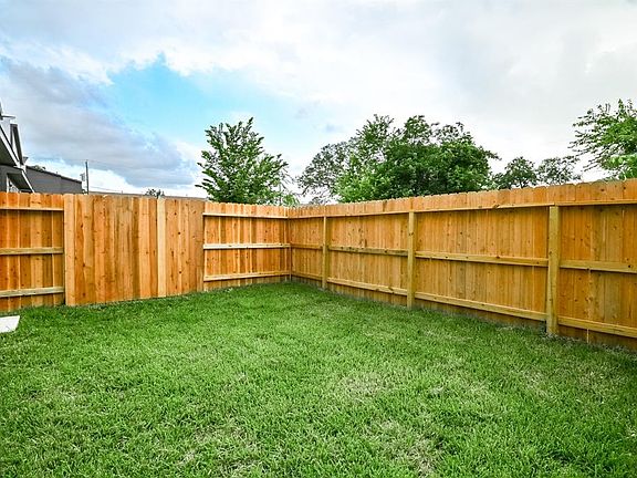 5th image of 4715 Hershe St