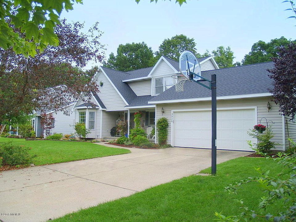 1st image of 3926 Wilton Dr SE