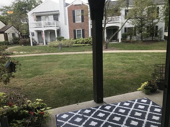 3rd image of 47 Glencoe Ct APT 102-D