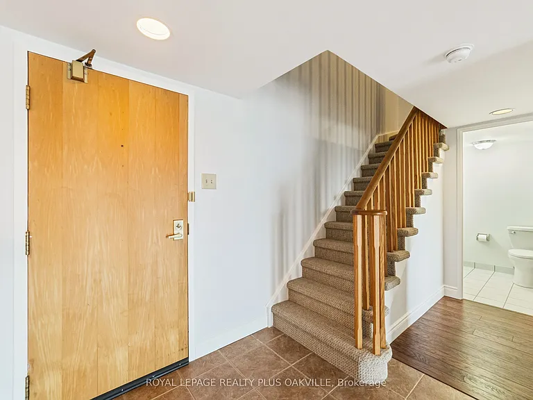 100 Bronte Rd #404 — Photo 6