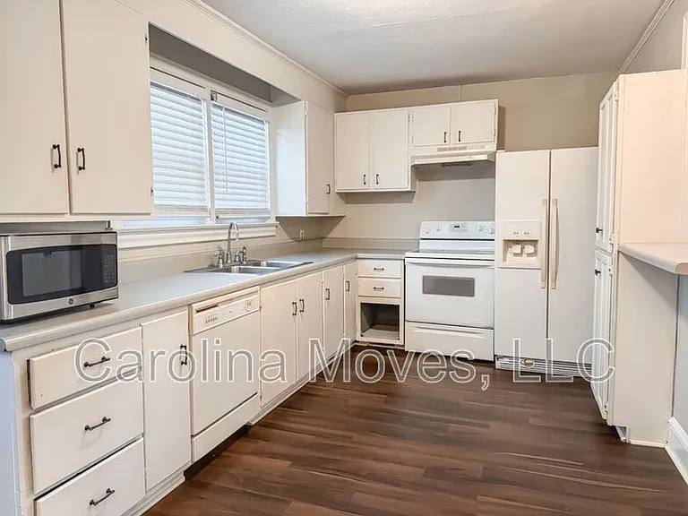 303 E A Ave — Photo 6